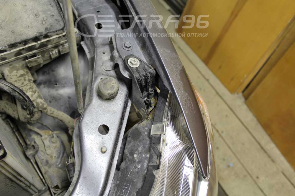 Восстановление крепления фары BMW E92/E93 LCI + легкий колхоз